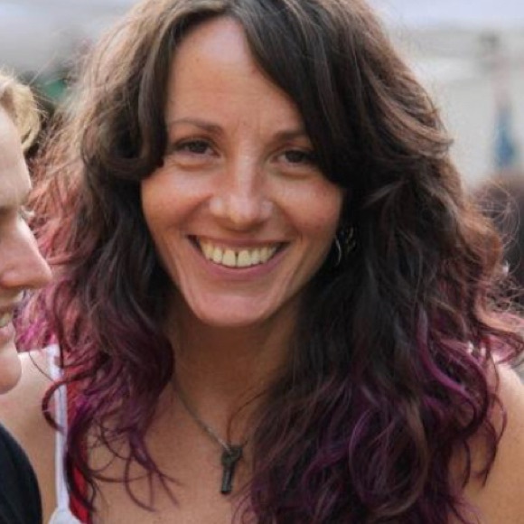 Meet your Posher, Stephanie - Picture 2 of 2